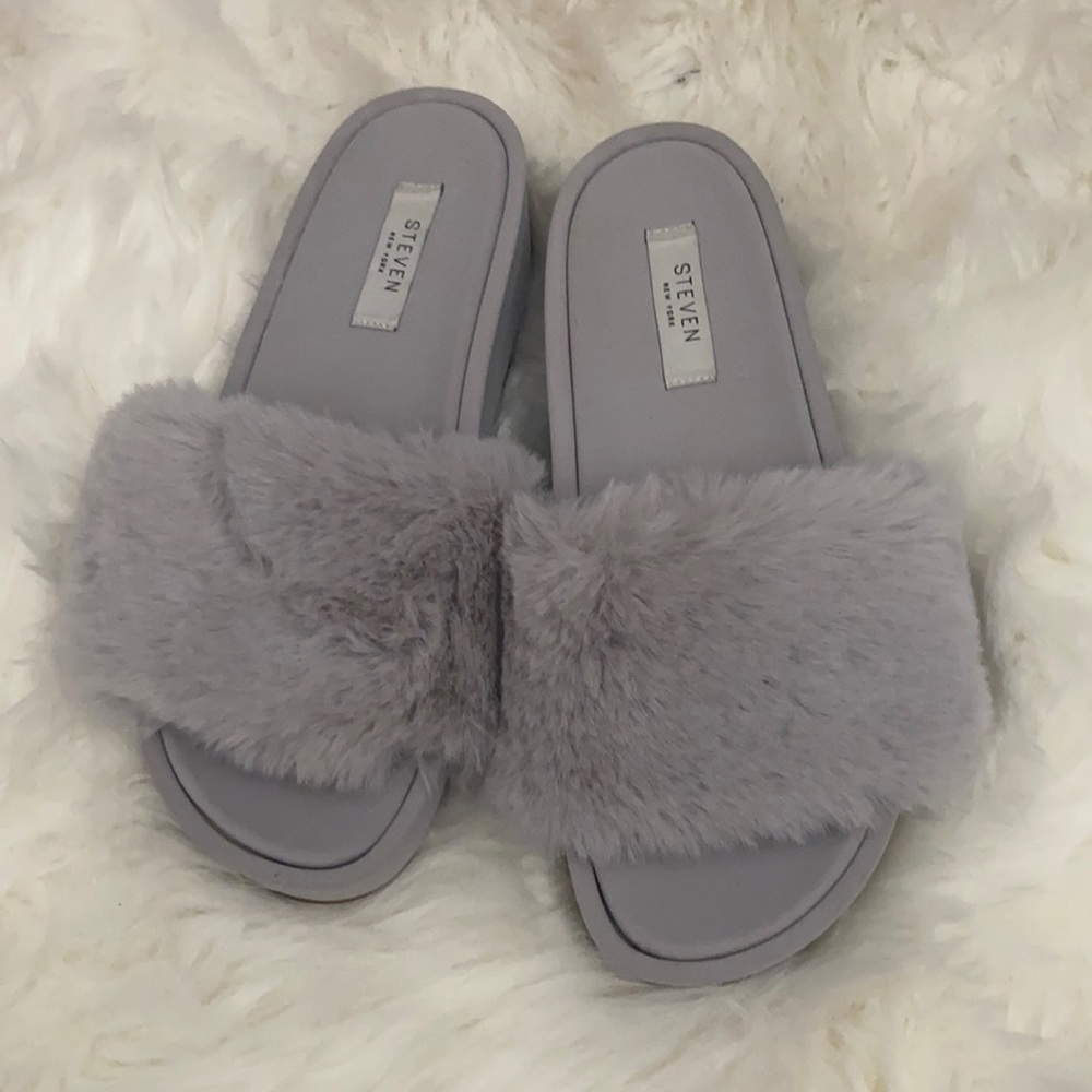 Steven New York Fluffy Slides